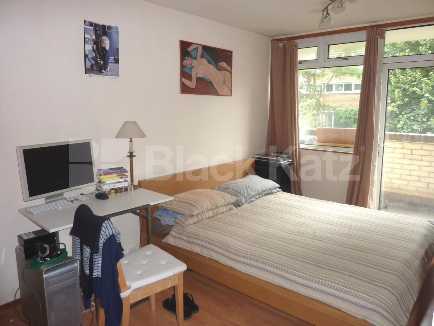 			NEW INSTRUCTION!, 3 Bedroom, 1 bath, 1 reception Flat			 New Orleans Walk, ARCHWAY